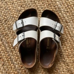 BIRKENSTOCK SANDALS // WHITE